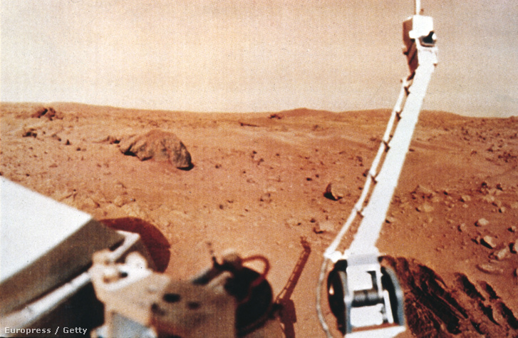 A történelmi küldetés célja a marsi légkör és talaj összetételének vizsgálata volt, na meg persze a kutatás az élet nyomai után