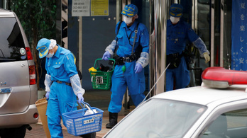 Tizenkilenc embert megölt egy késes merénylő Japánban