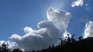Igazi, vagy photoshop ez a micimackós felhő?