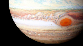 A Nagy Vörös Folt melegíti fel a Jupitert