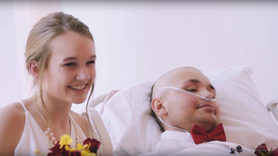 Kórházban vette feleségül szerelmét a rákbeteg kamasz