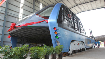 Bemutatták a kínai alagútbusz prototípusát
