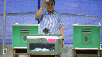 Megszavazták Thaiföldön a katonai diktatúrát