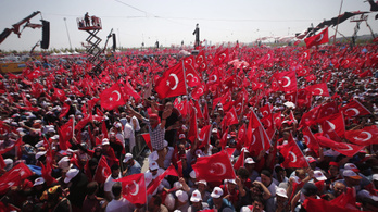 Egymillióan tüntettek Erdogan felhívására Erdogan mellett