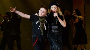Madonna vett egy szülinapi piercinget a fiának, aztán elváltak