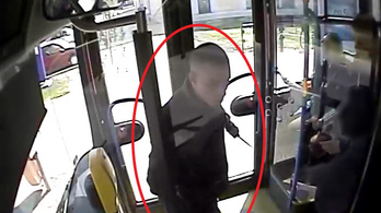 Késsel fenyegették a 214-es busz sofőrjét, hogy megálljon