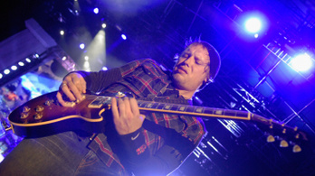 Meghalt Matt Roberts, a 3 Doors Down alapító gitárosa