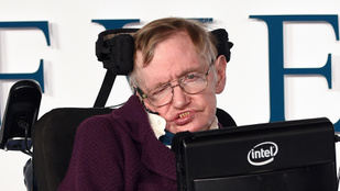 Stephen Hawking sehol sincs a valaha élt 40 legokosabb ember között