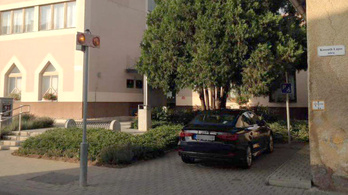 Rossz helyre parkolt a fideszes Gagyi