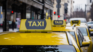 Példát vettek az Uberről a taxitársaságok