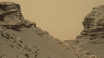 Tanúhegyeket fotózott a Marson a Curiosity