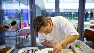 Michelin-csillagos séfet ültettek A konyhafőnök új zsűrijébe