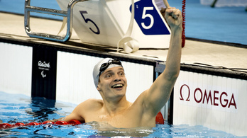 Tóth Tamás aranyérmes 100 méter háton a paralimpián