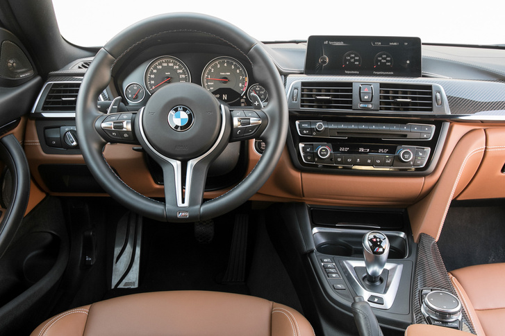 Elegáns az új, filigrán BMW-kormány