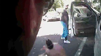 A charlotte-i rendőrség is kiadta a videót a fekete férfi lelövéséről