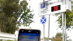 Szentendrén már a mobiljával is kereshet szabad parkolóhelyet