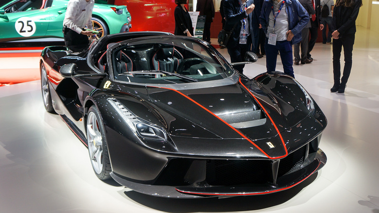 Munkakerülők kérték: két csodás Ferrari