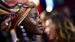 Lupita Nyong'o ezzel az új stílussal igazi kenyai istennő
