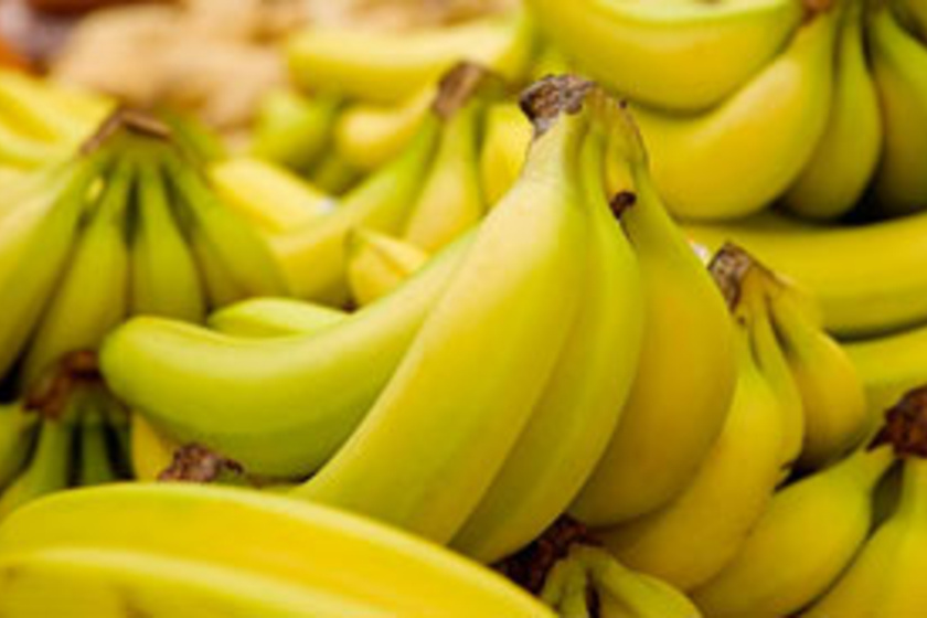Feltölti a ráncokat, erősíti a bőrt és hidratál - Így használd a banánt!