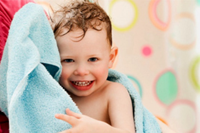 Mi lesz, ha a gyerek nem fürdik minden nap? A szakértő válaszol
