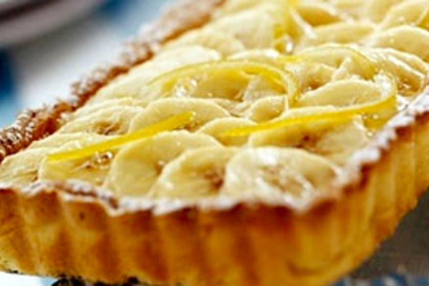 Omlós gyümölcsös pite banánnal