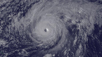 Rendkívül veszélyes hurrikán tart Bermuda felé