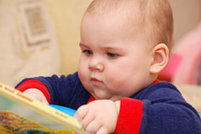 baba olvas konyv kicsi