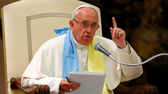 Ferenc pápa: Képmutatók azok a keresztények, akik nem segítenek a menekülteken