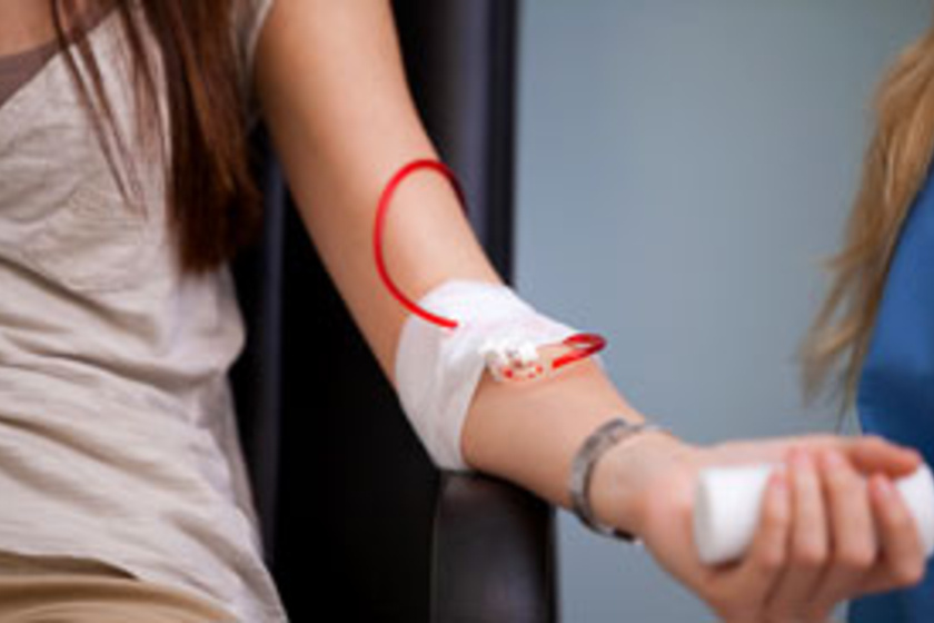 Megéri vért adni! 2 ok, amiért neked is ajánlott segíteni