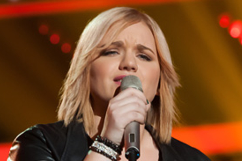 Nézd meg a fotókat: a TV2 sztárja döbbenetesen hasonlít Kelly Clarkson énekesnőre