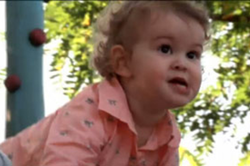 Ma 2 éves Nánási Mici! Ördög Nóra kislányáról tündéri fotókat készített az apukája