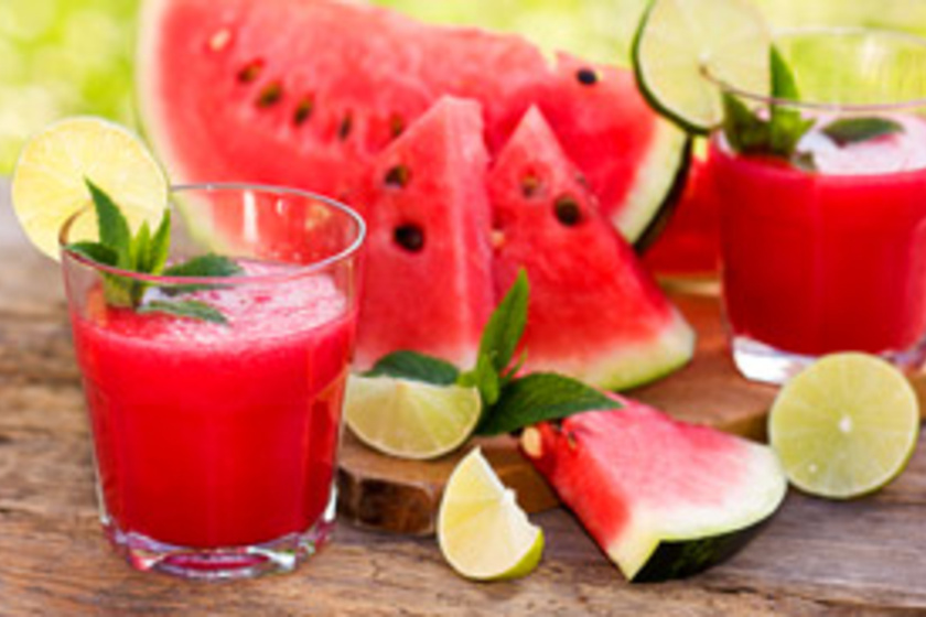 A nyár kedvenc fogyasztó itala, ami felrobbantja a zsírsejteket