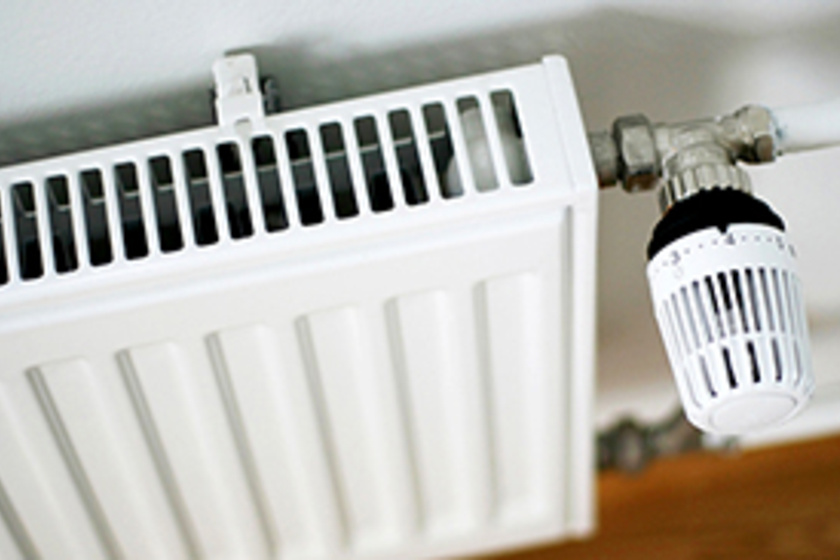 Ezt csináld a radiátorral, hogy melegebb legyen a lakás: nem kerül egy forintodba sem!