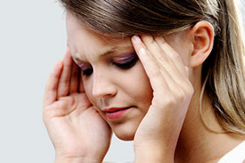 Idegkárosodás jele lehet az állandó fejfájás: ez okozhatja a lakásban