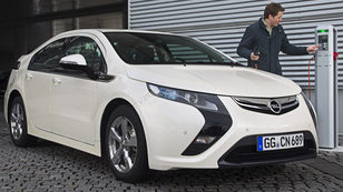 Működik a benzin-elektromos Opel