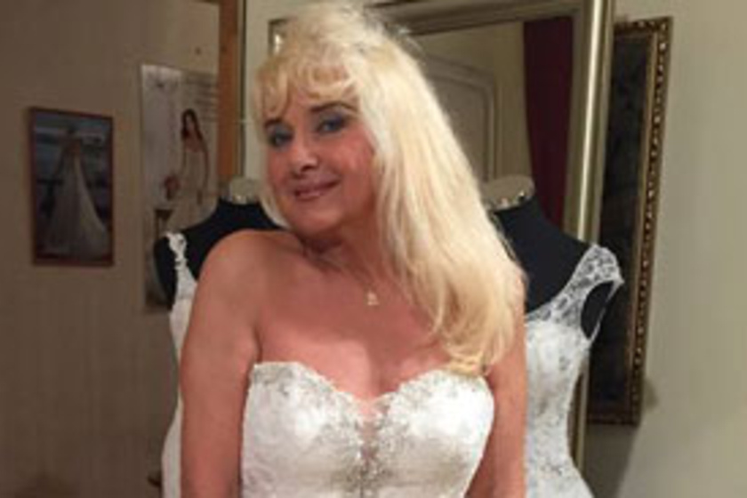 Így nézett ki a 65 éves Karda Bea menyasszonyi ruhában - Fotó!