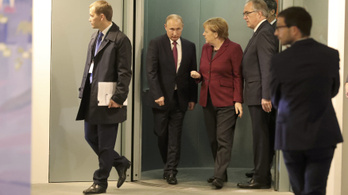 Putyin időt nyert Merkel asztalánál