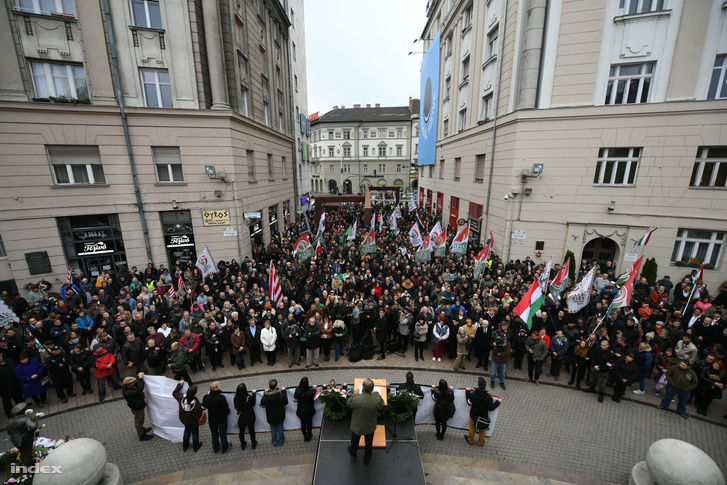 A Jobbik a Corvin-közben tartott megemlékezést