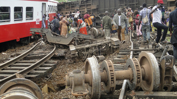 Nyolcvanan haltak meg a kameruni vonatbalesetben