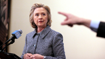 Az FBI 12 nappal az elnökválasztás előtt újranyitja Hillary Clinton emailaktáját