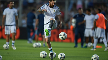 Messi a kezdés előtt elpróbálta a védhetetlen szabadrúgást