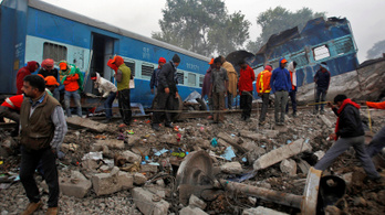 Már 146 halottja van az indiai vonatbalesetnek