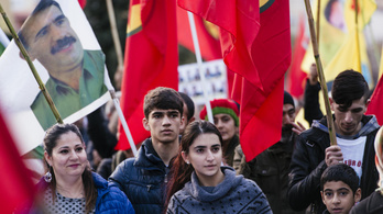 Több százezer kurdot űztek el otthonaikból a török hatóságok