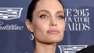 Rákban elhunyt édesanyjáról beszélt Angelina Jolie
