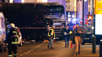 A tömegbe hajtott egy kamion a berlini karácsonyi vásáron, 12 halott