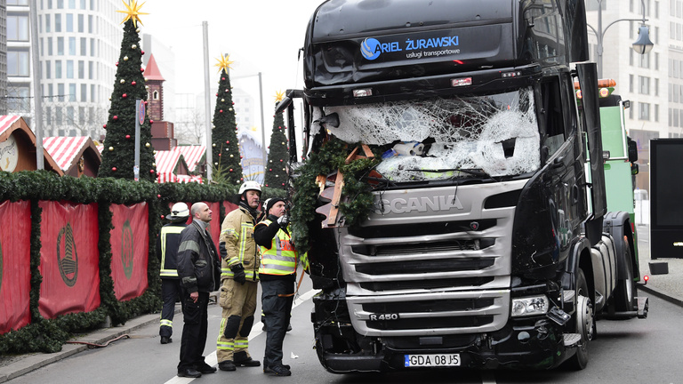 A berlini tömegbe hajtó kamion eredeti sofőrjét lelőtték