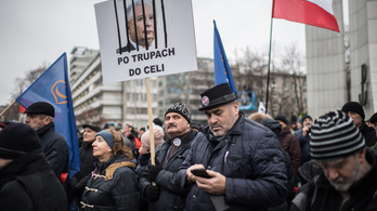 Magyarul tanulnak a varsói tüntetők