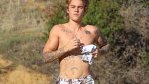 Justin Bieber félmeztelenül futkározik Los Angelesben