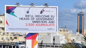 Elrontott óriásplakátokkal ünnepli Málta a soros EU-elnökséget