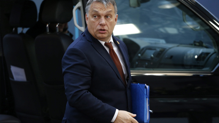 Trump halálos ajándékot adott Orbánnak